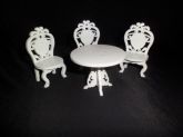 CONJUNTO MESA E CADEIRAS LUIS XV