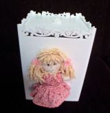 LIXEIRA DE BONECA FLORAL ROSA